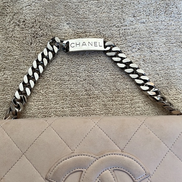 CHANEL Hand Bag with Silver Chain Clutch - Picture 3 of 5